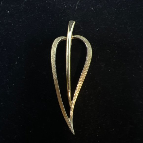 Vintage Sarah Coventry Gold Tone Open Leaf Brooch Signed (4088) - Picture 1 of 6
